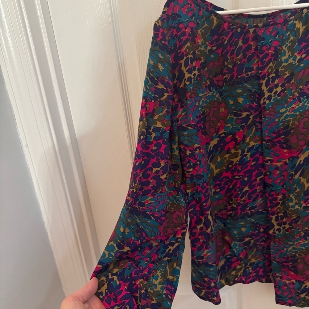 Britt Ryan 100% Silk Colorful Women's Top, button back - Picture 5 of 9